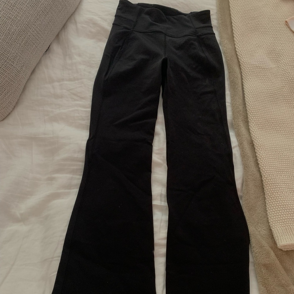 Lululemon Groove Pant Flare Super High-Rise 
yoga